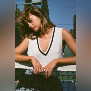 Garage Preppy Varsity Mini Sweater Vest V Neck Sleeveless White Black sz Large